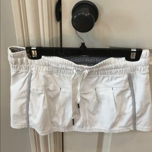 Lululemon Leader of the Track skirt. Size 6